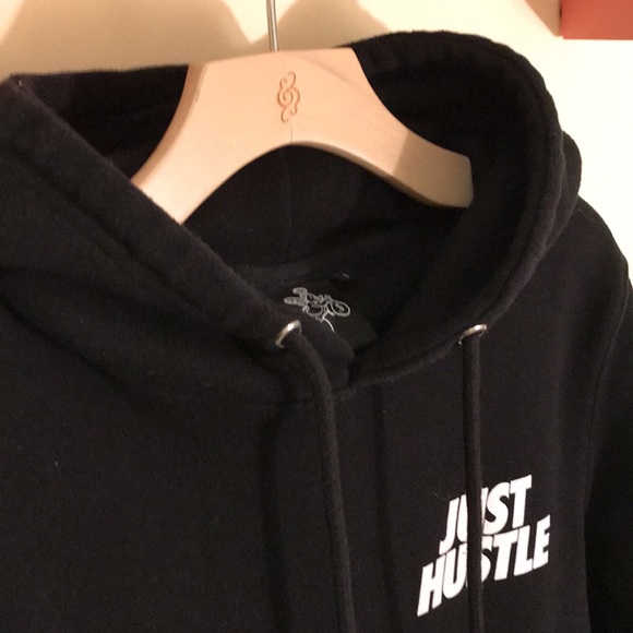 Muerte sz Small Hoodie “Just Hustle” black cotton white graphic excellent condit - Picture 9 of 11